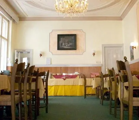 Arta Lenz Hotel